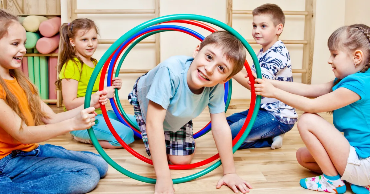 Děti při sportu venku